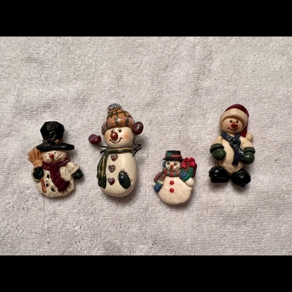 4 ❄️ ⛄️ VINTAGE SNOWMAN PINS